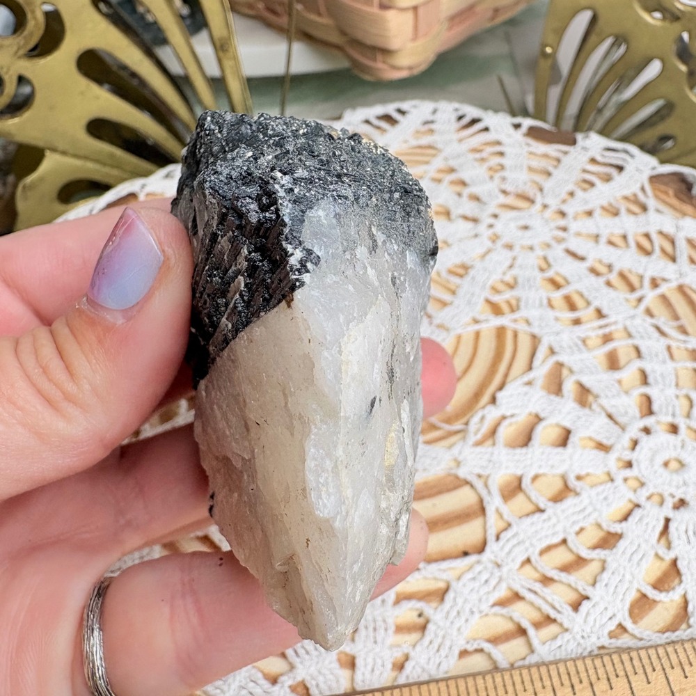 Black Tourmaline Quartz Crystal Healing Raw Stone 209g - Picture 4 of 9